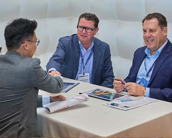 Corporates meeting with an investor during a one-on-one session at Ignite Investment Summit Hong Kong 2026