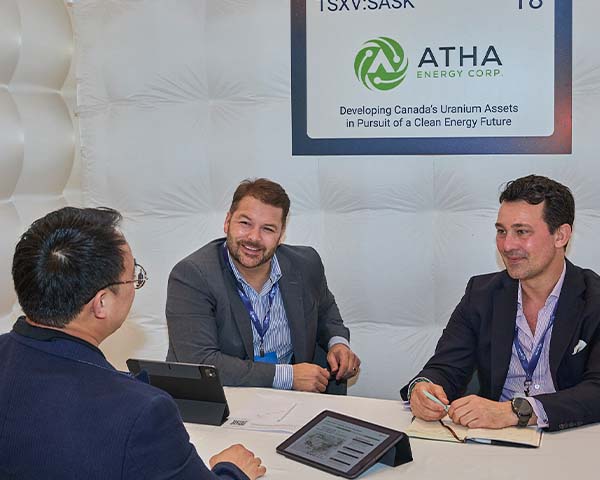 Corporates meeting with an investor during a one-on-one session at Ignite Investment Summit Hong Kong 2026